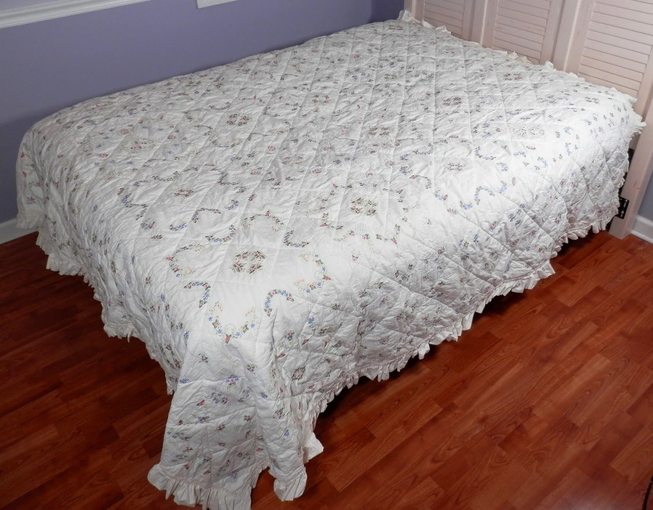 ANTIQUE PEARLY ROSE QUILT - Queen Size, Embroidered, Hand Made Heirloom, One Of A Kind Treasure - Image 10