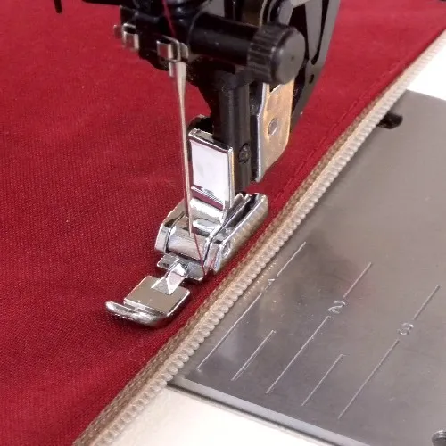 Bernette Narrow Zipper Foot