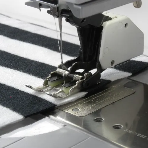 Two Sole Walking Foot With Seam Guide for Bernina "Old Style" - Image 4