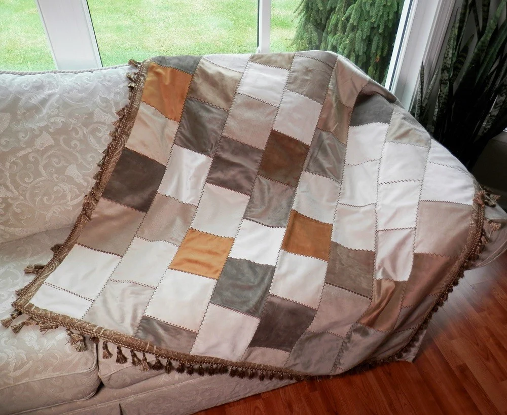 BROWN VELVET Home Decorator Throw with Tassel Trim - Image 2