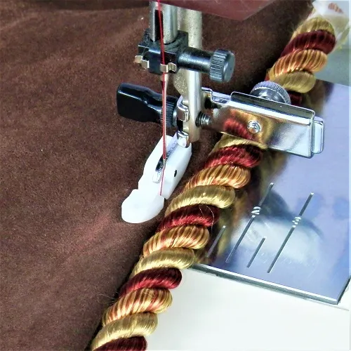 Singer Adjustable Non-Stick Zipper Presser Foot - Image 2