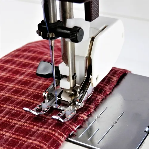 Singer Open Toe Walking Foot With Seam Guide - Image 2